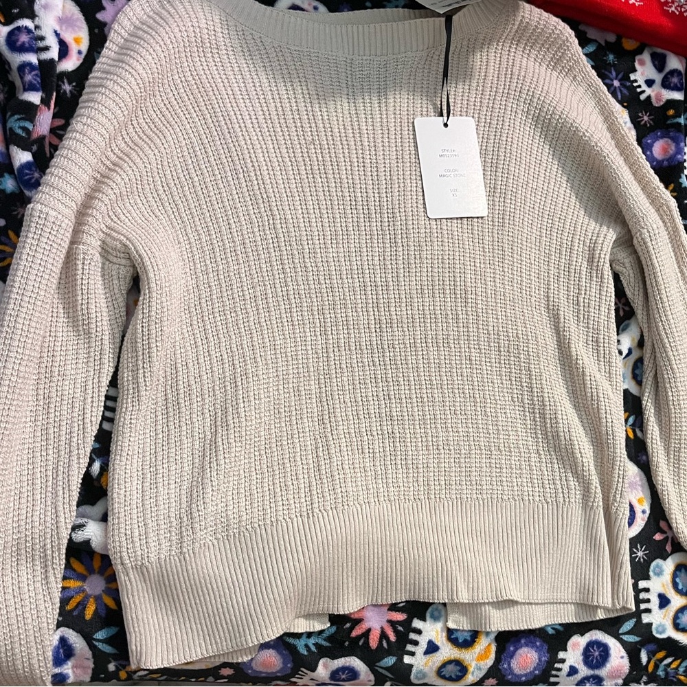 Women’s XS detailed sweater